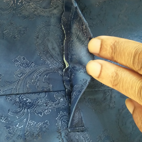 Men's Vest - Picture 3 of 4